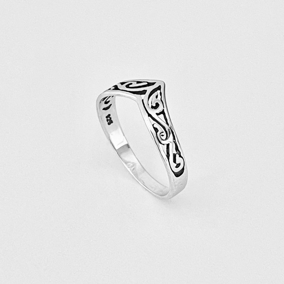 Sterling Silver Chevron Filigree Ring, V Shape Ring, Silver Rings, Swirls, Band - Picture 11 of 14